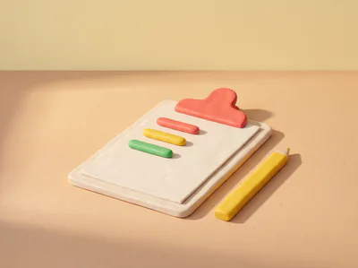 Un porte-bloc en pâte tenant un devis vierge aux lignes rouge, jaune et verte, un crayon jaune posé à côté.