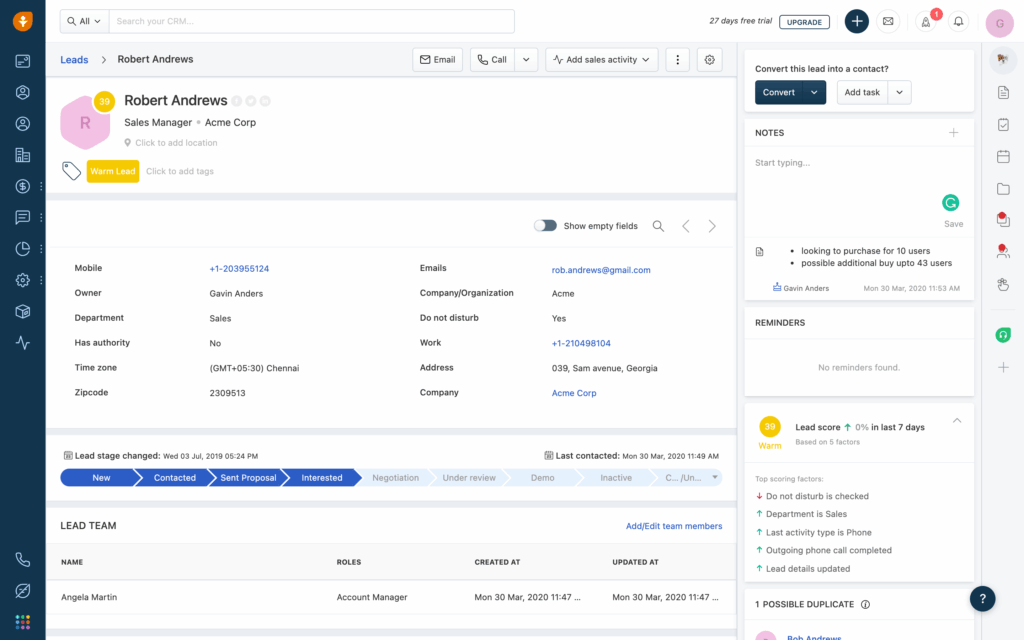 Vue CRM détaillée pour le suivi client avec fiche lead, infos clés, notes, relances et score.