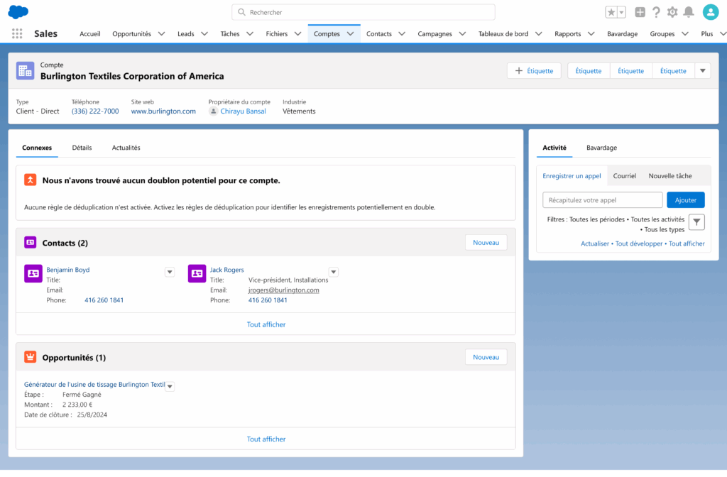 Vue Salesforce CRM montrant la fiche client avec contacts, opportunités et suivi des activités