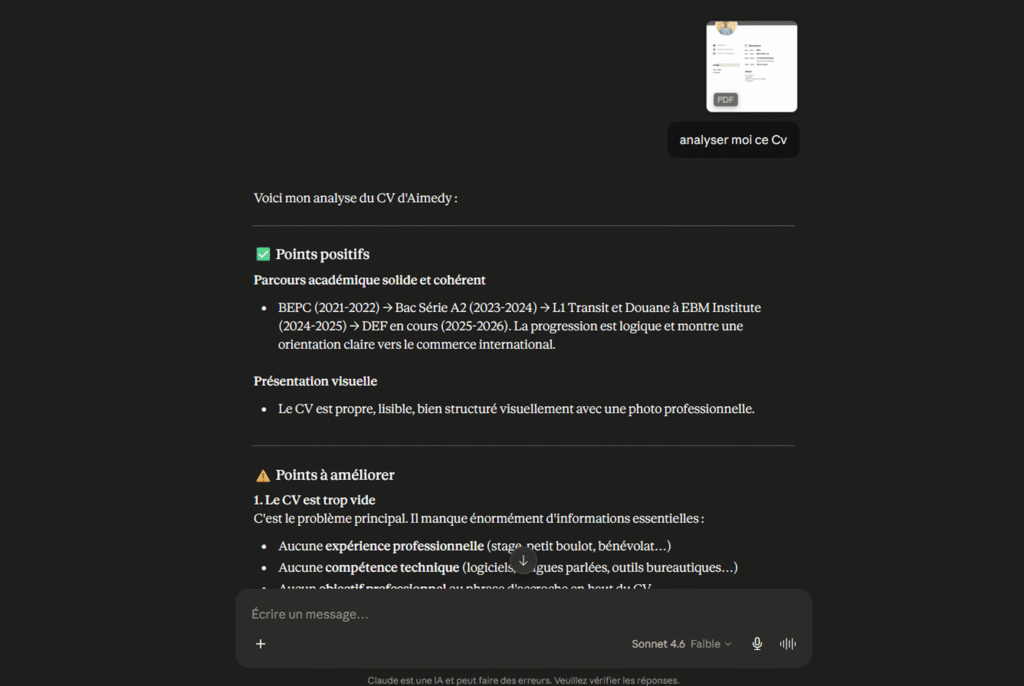 Interface de Claude AI analysant l'image d'une montre mécanique squelette avec précision.